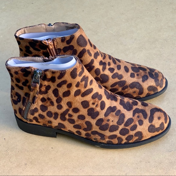 Women's Time and Tru Two Zip Leopard Print Bootie - Picture 5 of 8